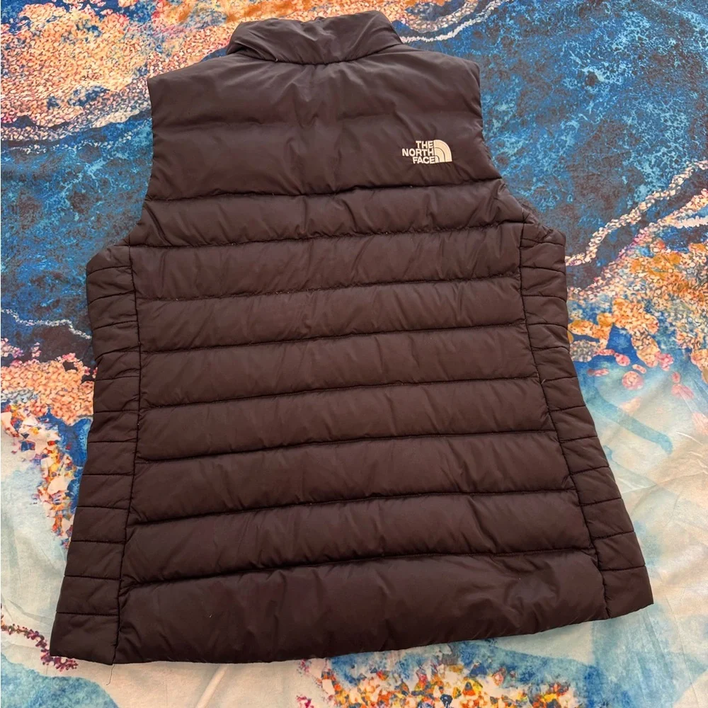 The north face black puffer vest - Picture 4 of 4